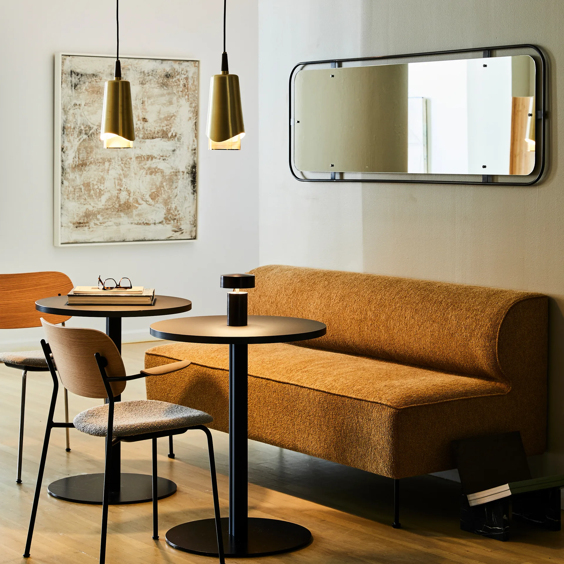 Umanoff 吊灯, 抛光黄铜色-胡桃木 Audo Copenhagen