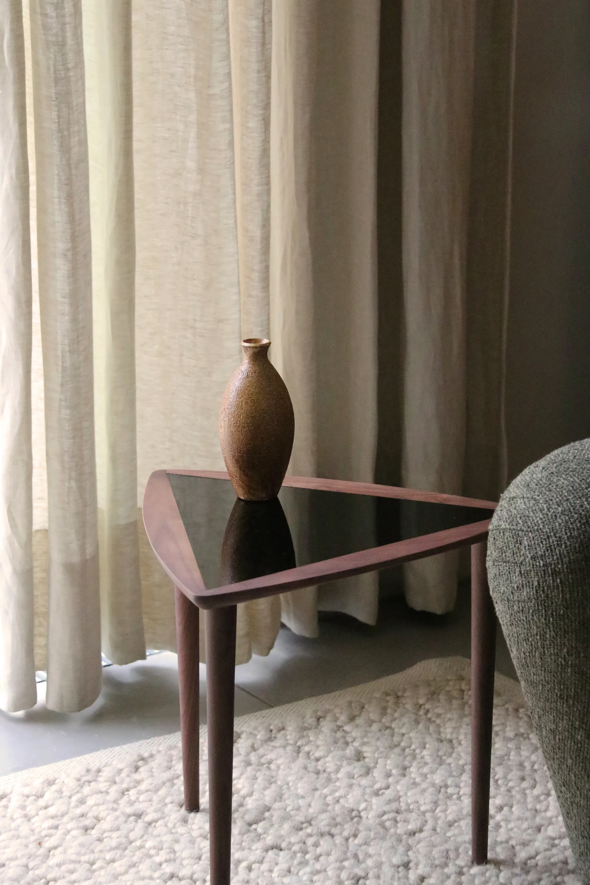 Umanoff nesting 小边桌, 坚果-黑色 Audo Copenhagen