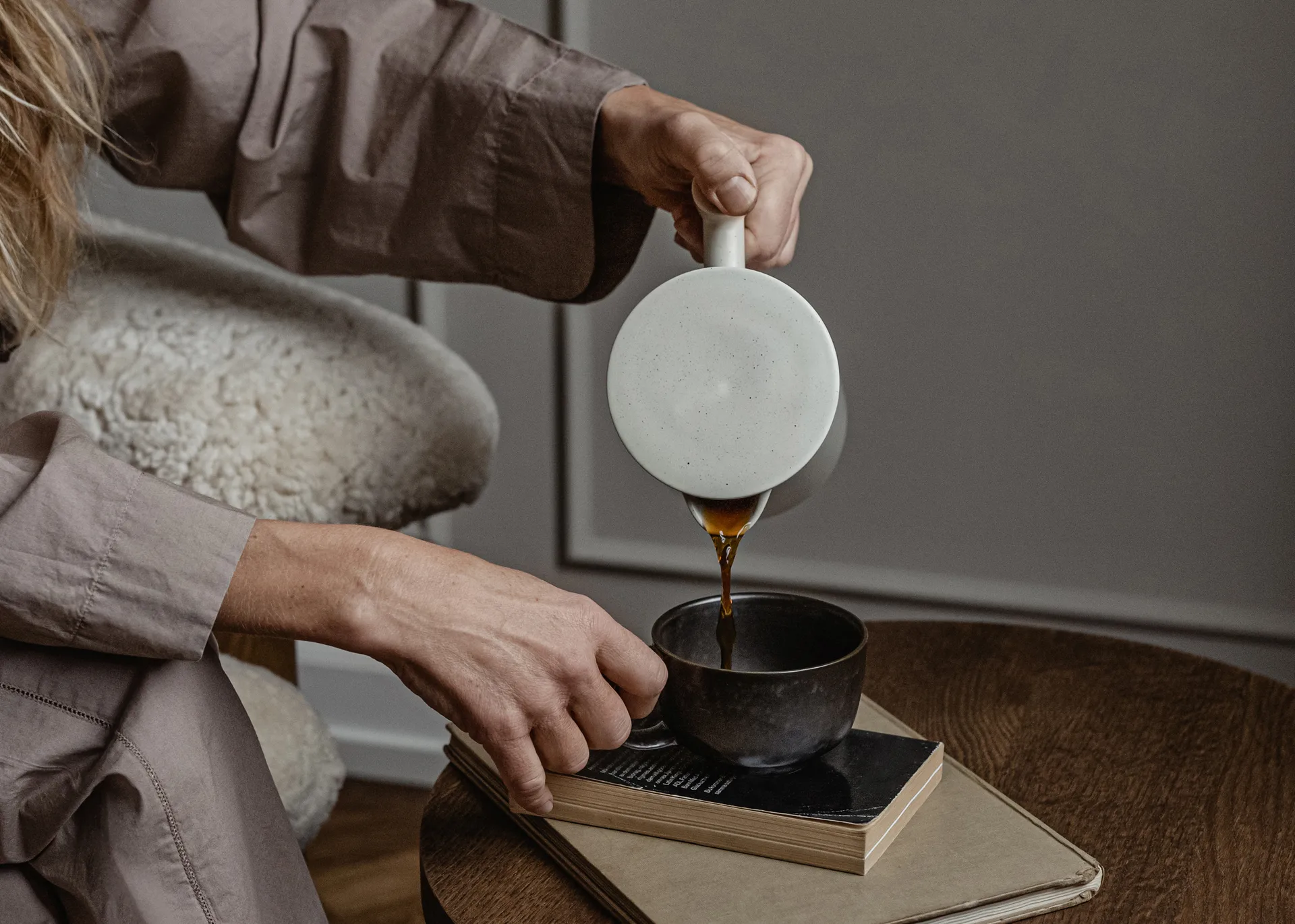 Yana coffee pot 1 liter, 灰色 釉面 Audo Copenhagen