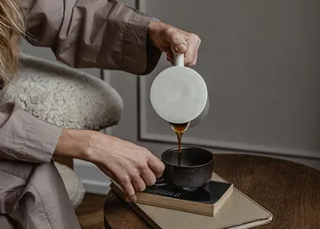 Yana coffee pot 1 liter - 灰色 釉面 - Audo Copenhagen