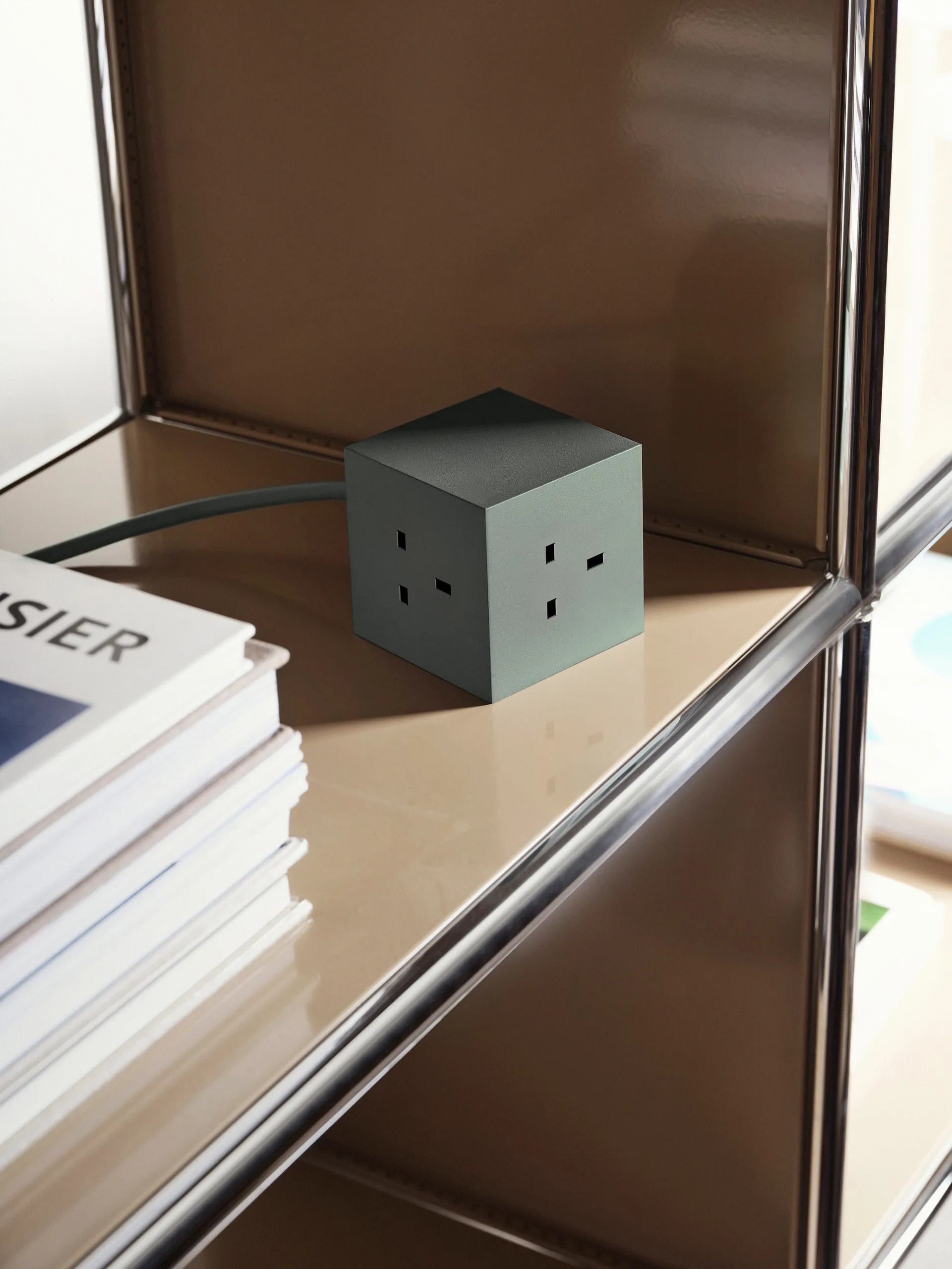 Square 1英规USB-C快充电源插座30W1.8米, 橡木绿色 Avolt