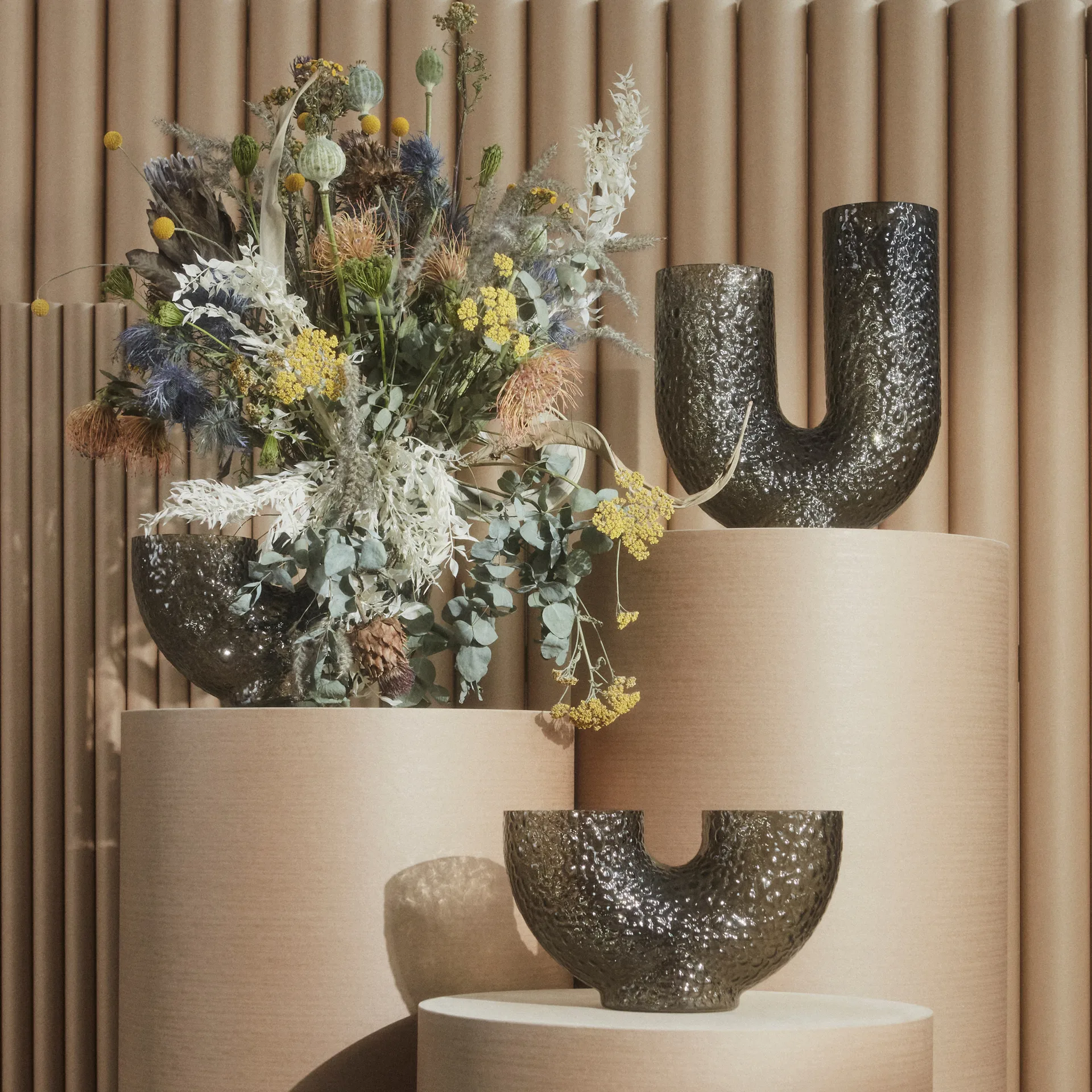 Arura 花瓶 high, 黑色 AYTM