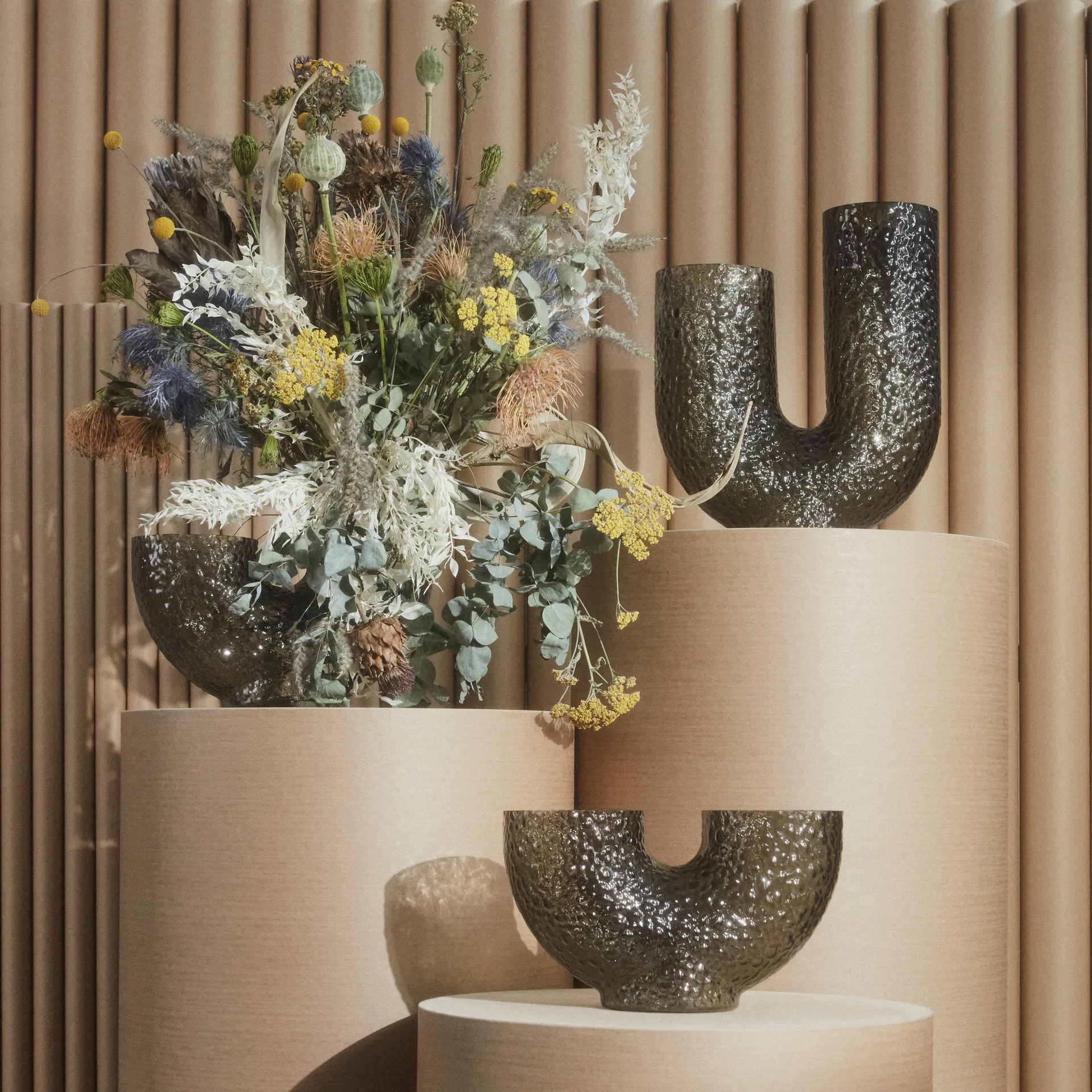 Arura 花瓶 low, 黑色 AYTM