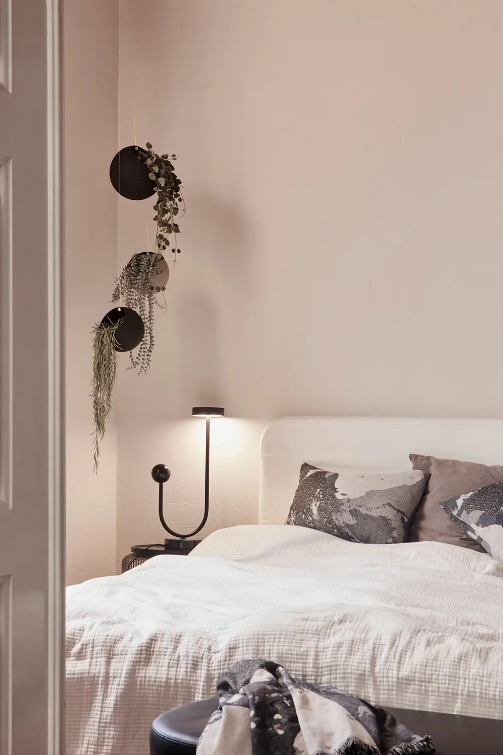 Floreo 枕头 40x60 cm, 黑色-米色 AYTM