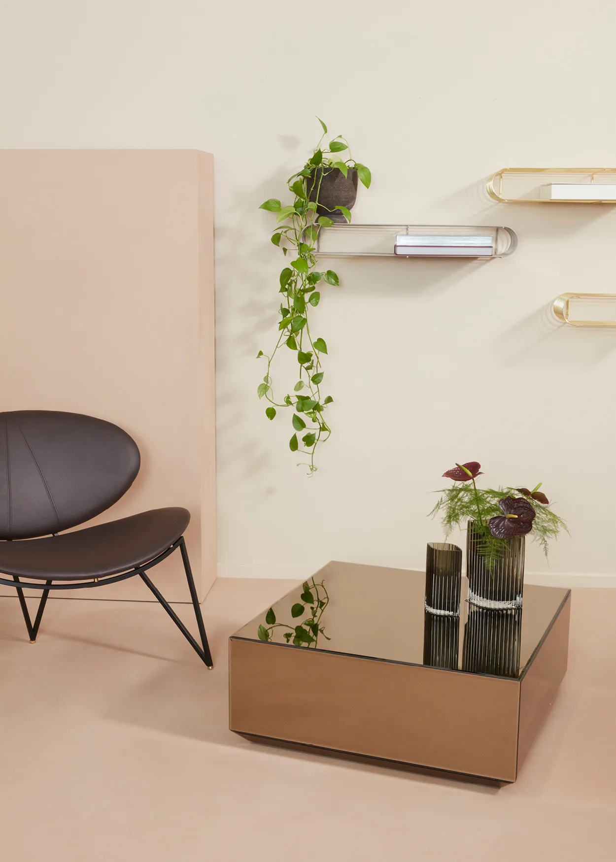 Foliage 花瓶 25 cm, Black AYTM