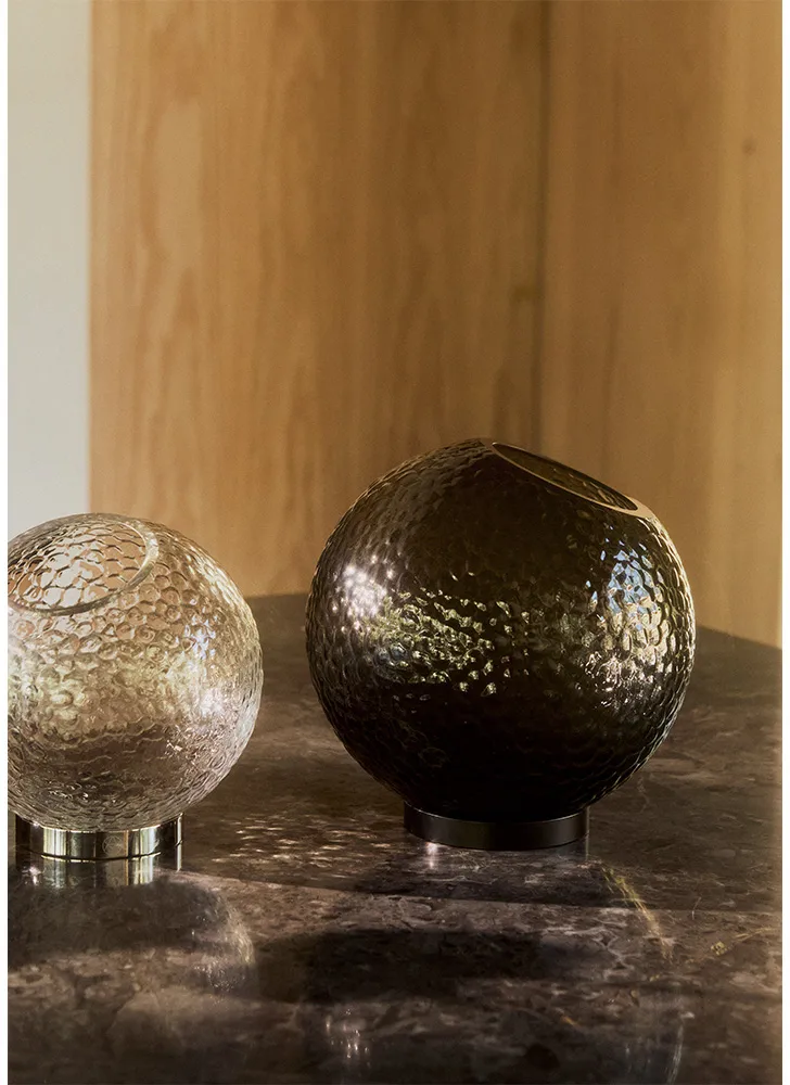 Globe 气泡造型玻璃花瓶17cm, 黑色 AYTM