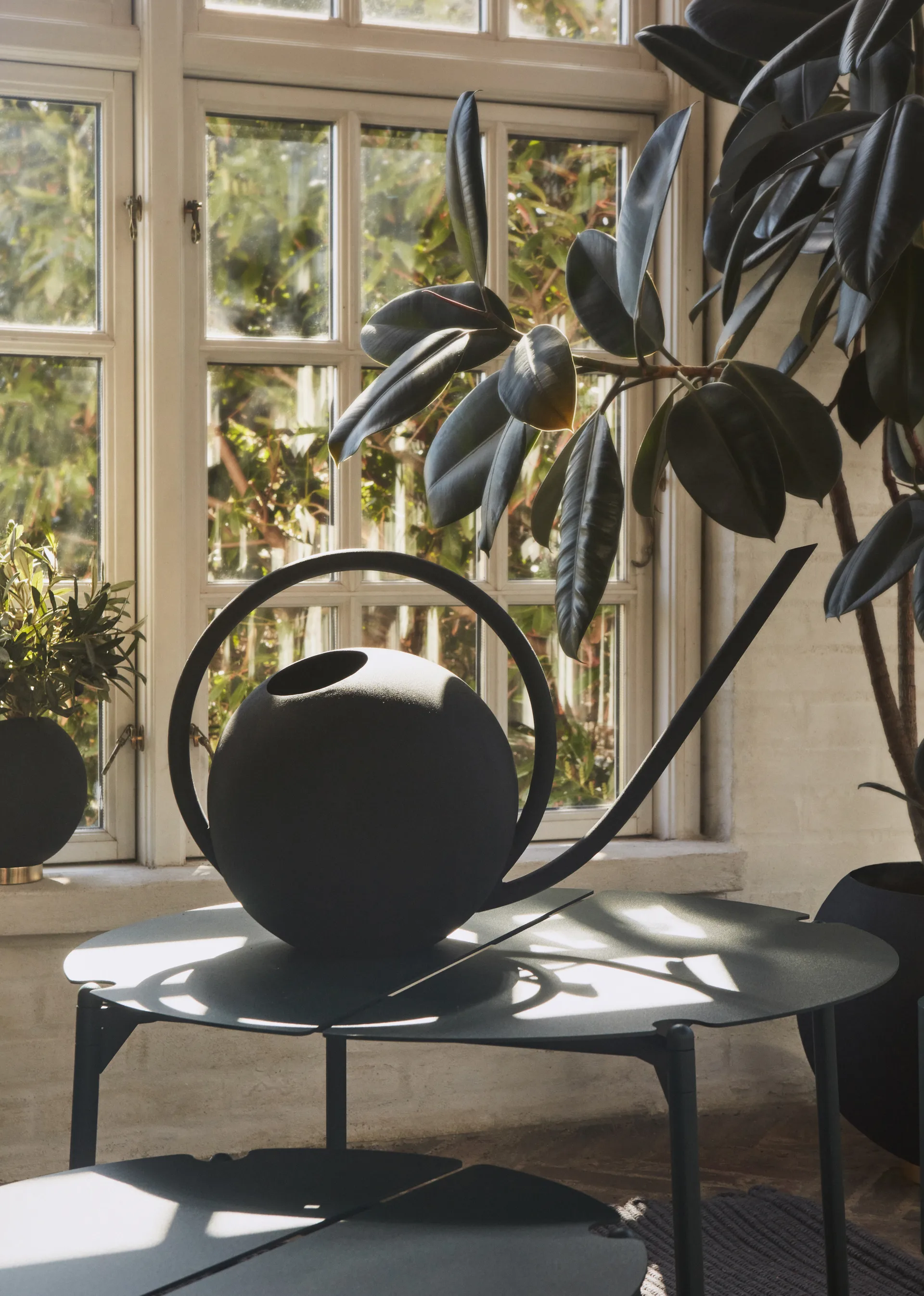 Globe watering can 34 cm, 黑色 AYTM