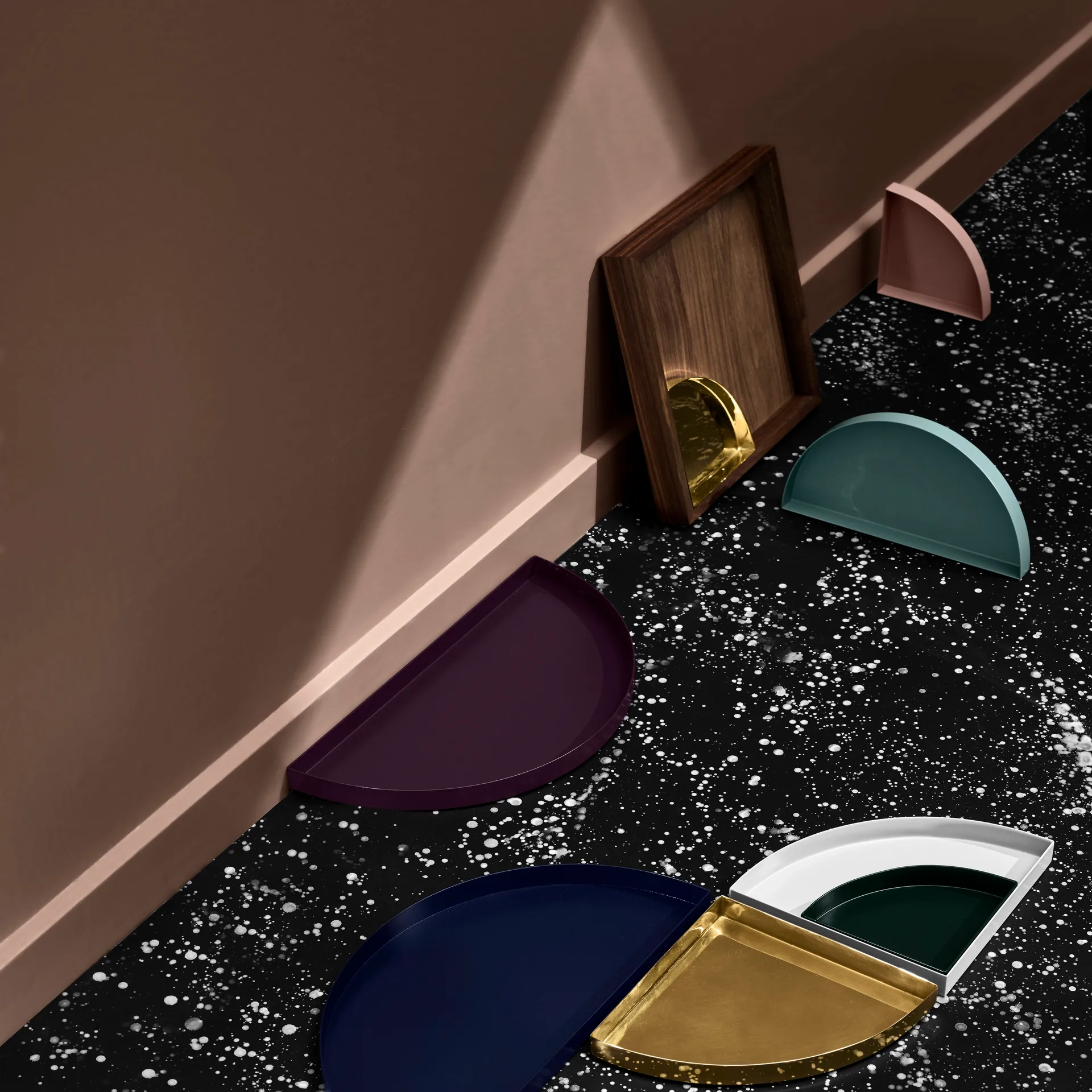 Unity square 托盘 walnut, small AYTM