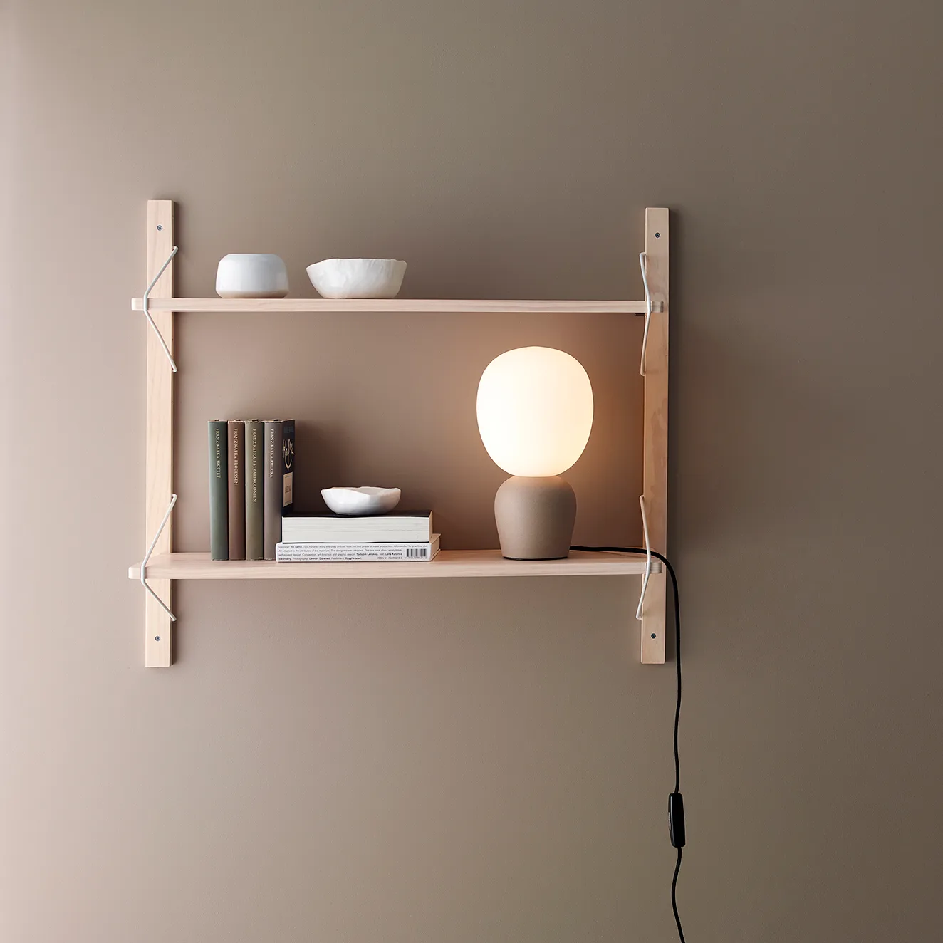 Buddy 台灯 opalglass, 沙色 (米色) Belid