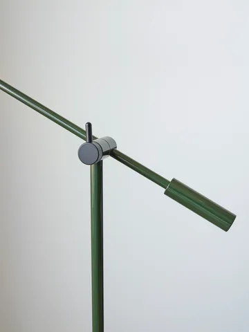 Cato落地灯134cm - Blank forest green-哑光黑色 - Belid