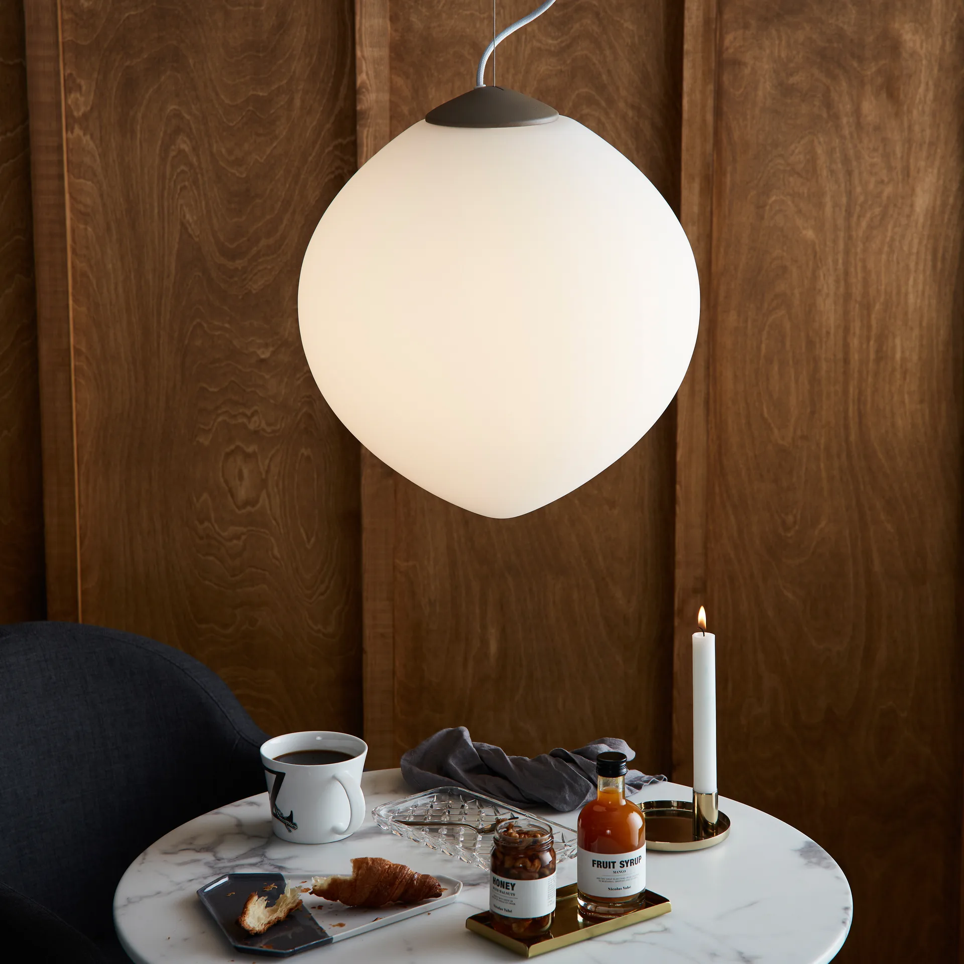 Ceres 吊灯 Ø40 cm, 沙色-opal glass Belid