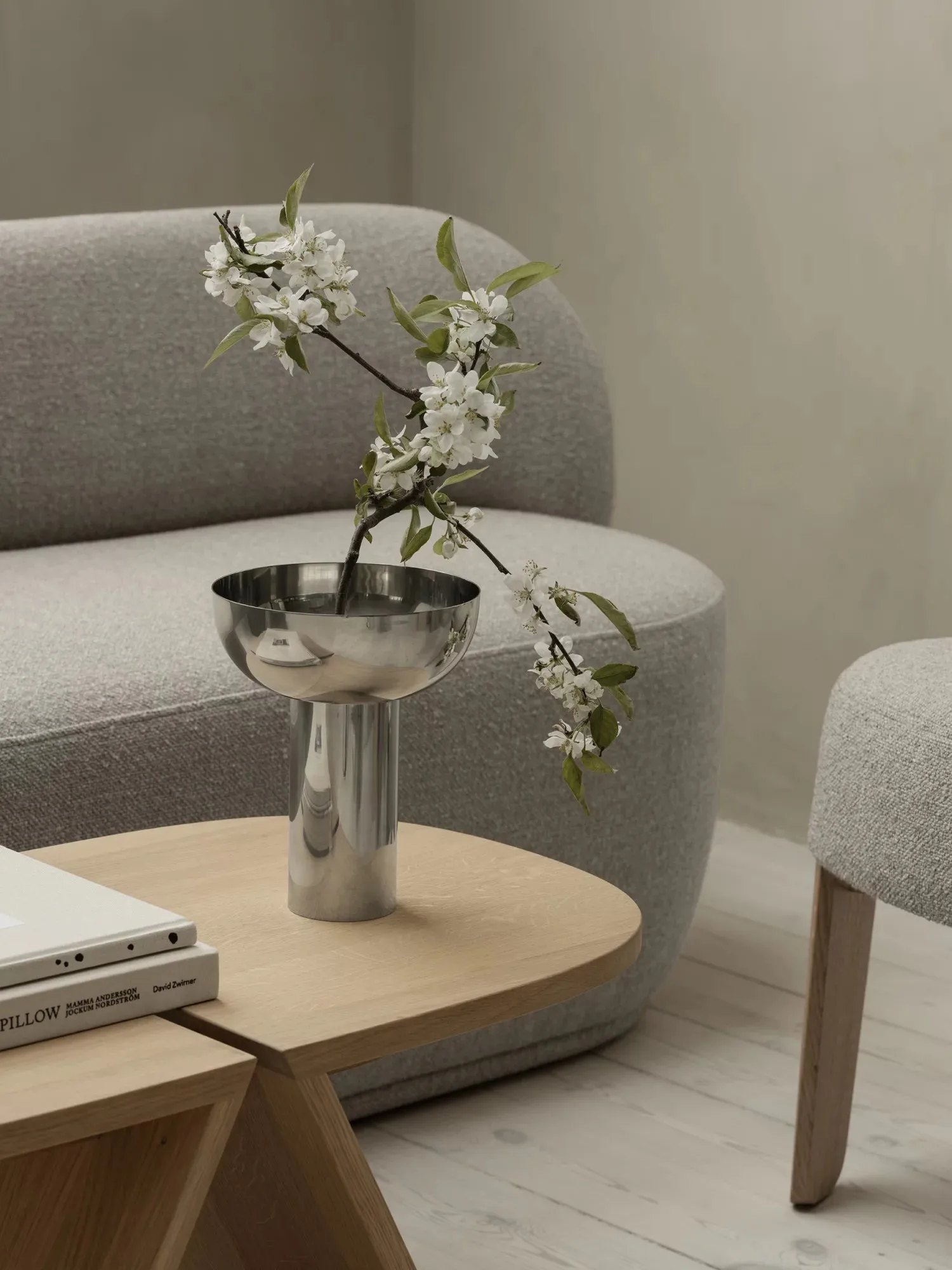 MIYABI hyacinth 花瓶 Ø17 cm, 抛光的 blomus