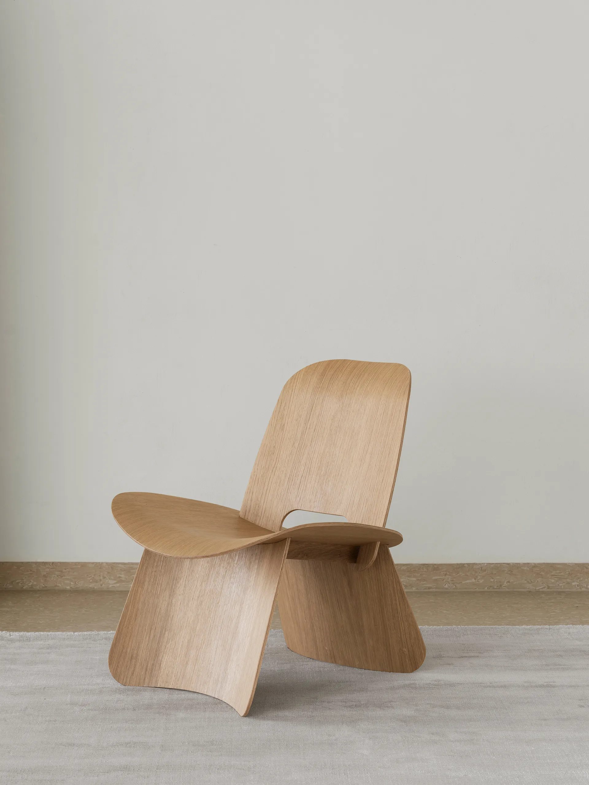 Nagomi 椅子, Oiled plywood blomus