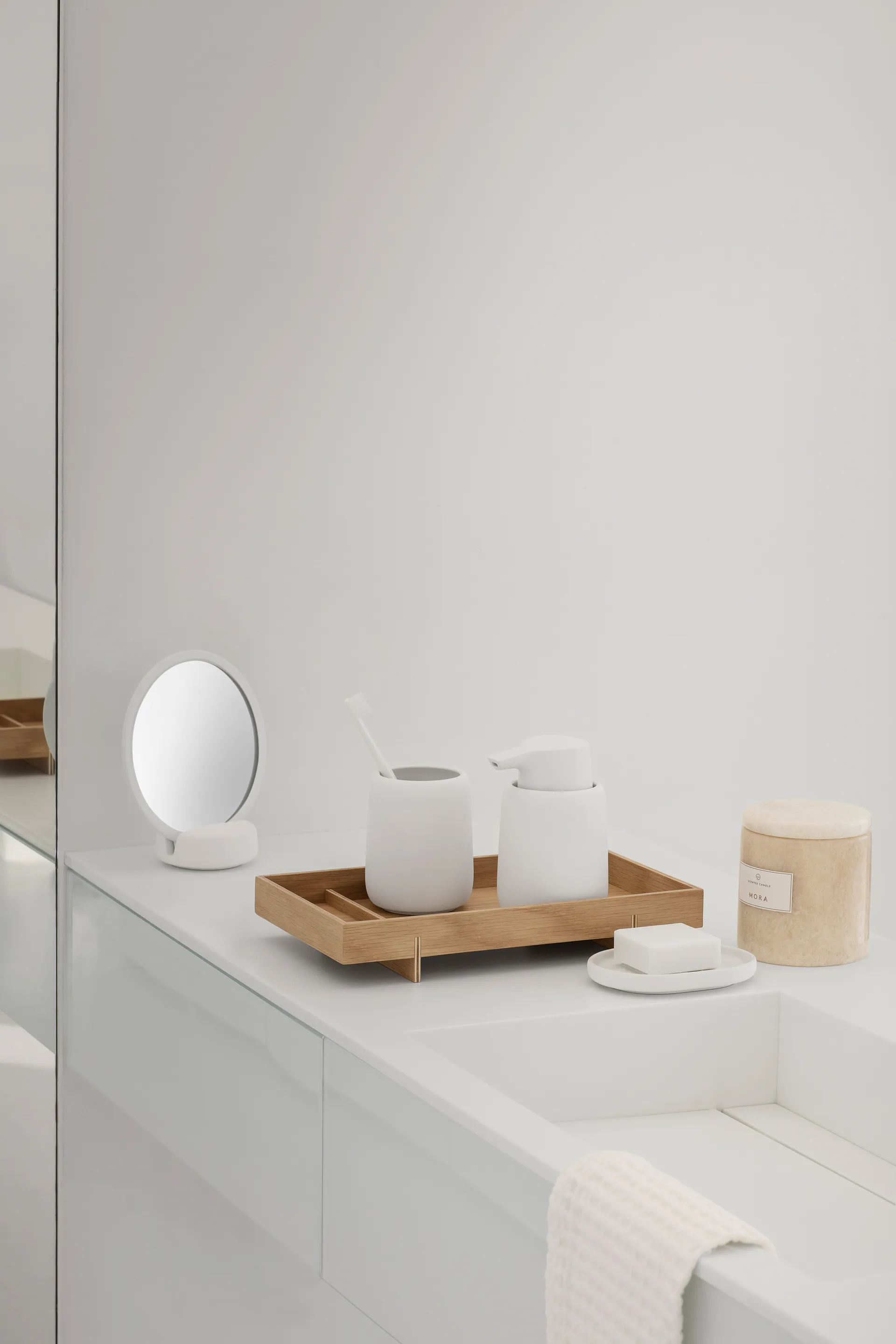 Sono 皂液器250ml, 白色 blomus