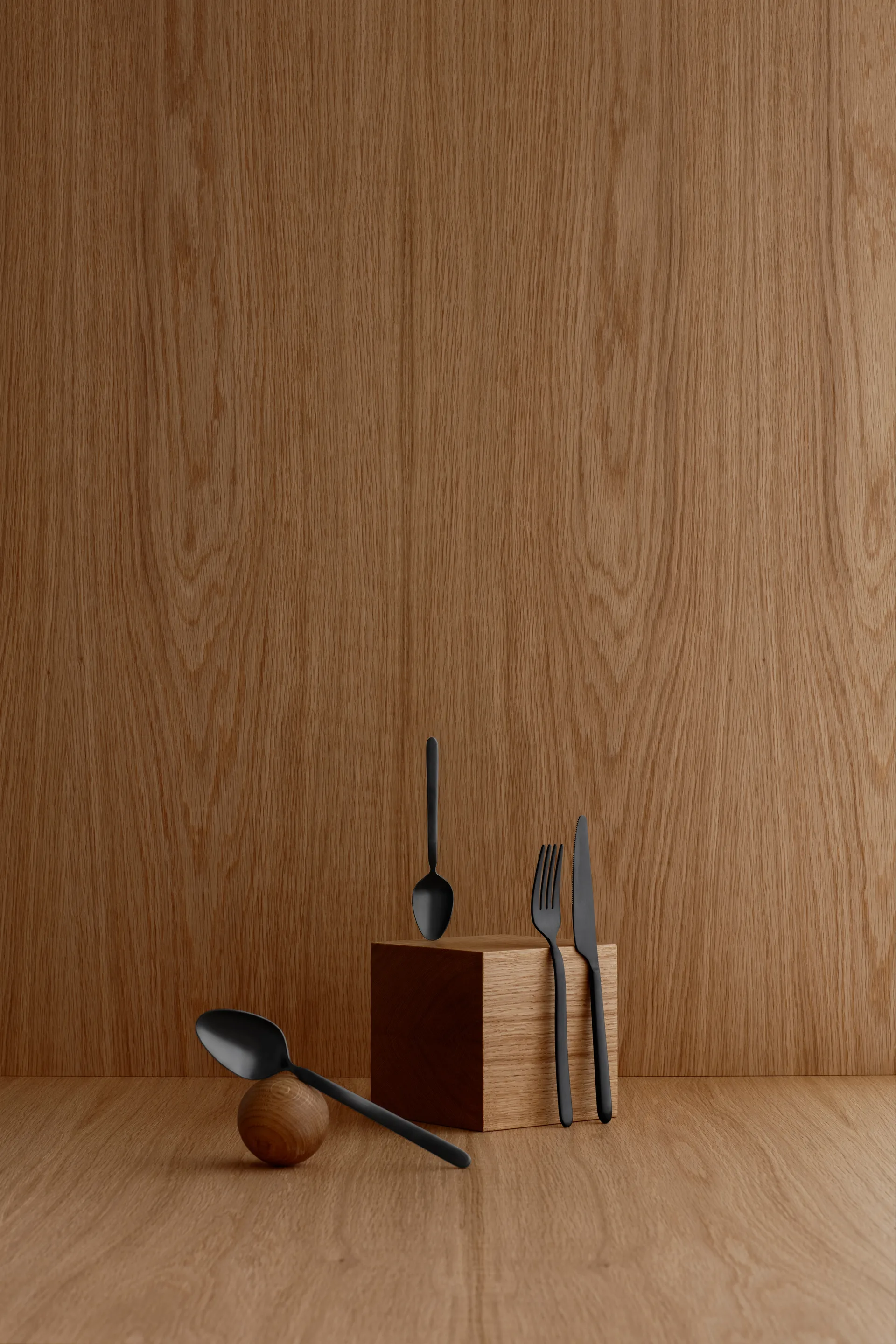 STELLA 餐具 cutlery black, 16 pieces blomus