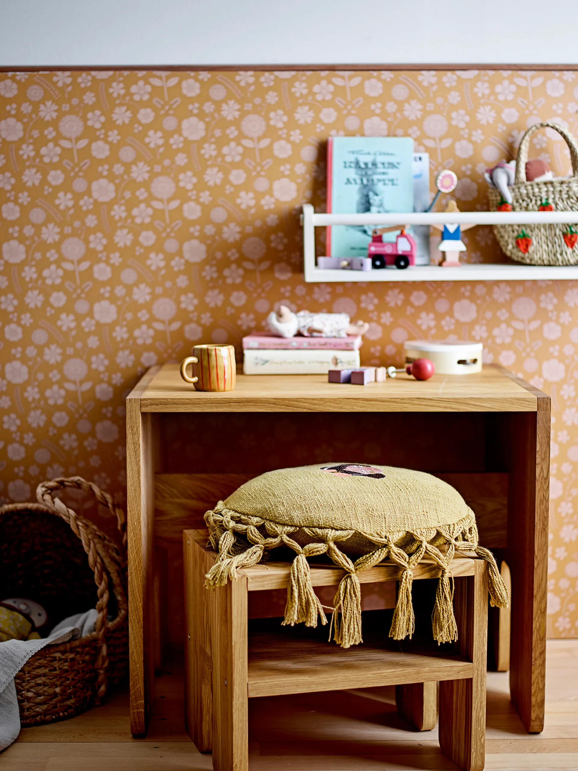 Bas stool 35x30x30 cm 凳子, Oak Bloomingville