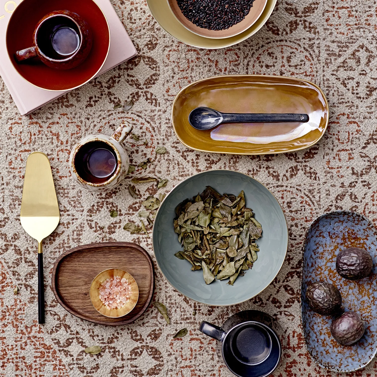 Bloomingville cake slice 28 cm, 黑色-gold Bloomingville