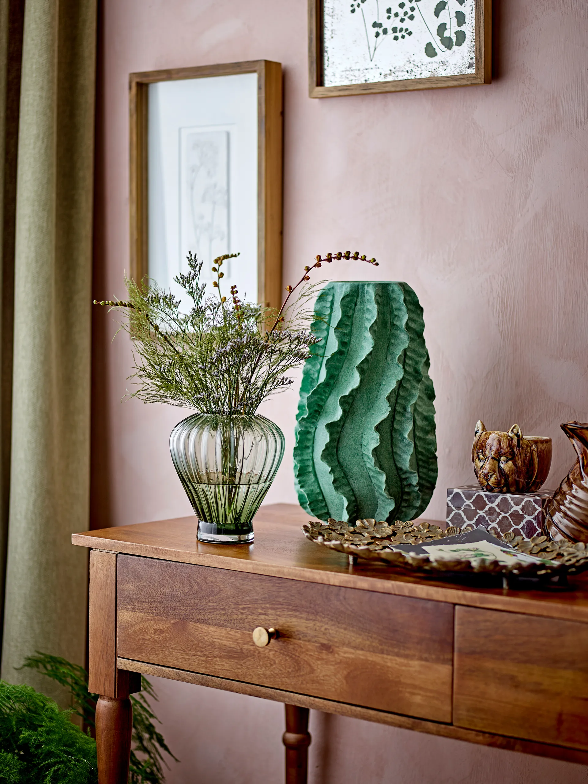 Micha decorative 托盘 25x43.5 cm, 金色 Bloomingville