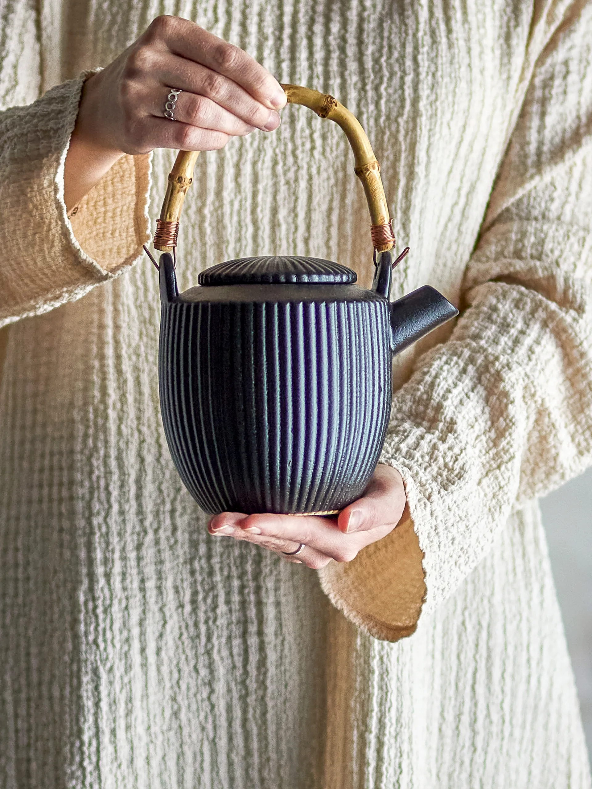 Neri 陶瓷茶壶泡茶壶0.85升, 黑色 Bloomingville