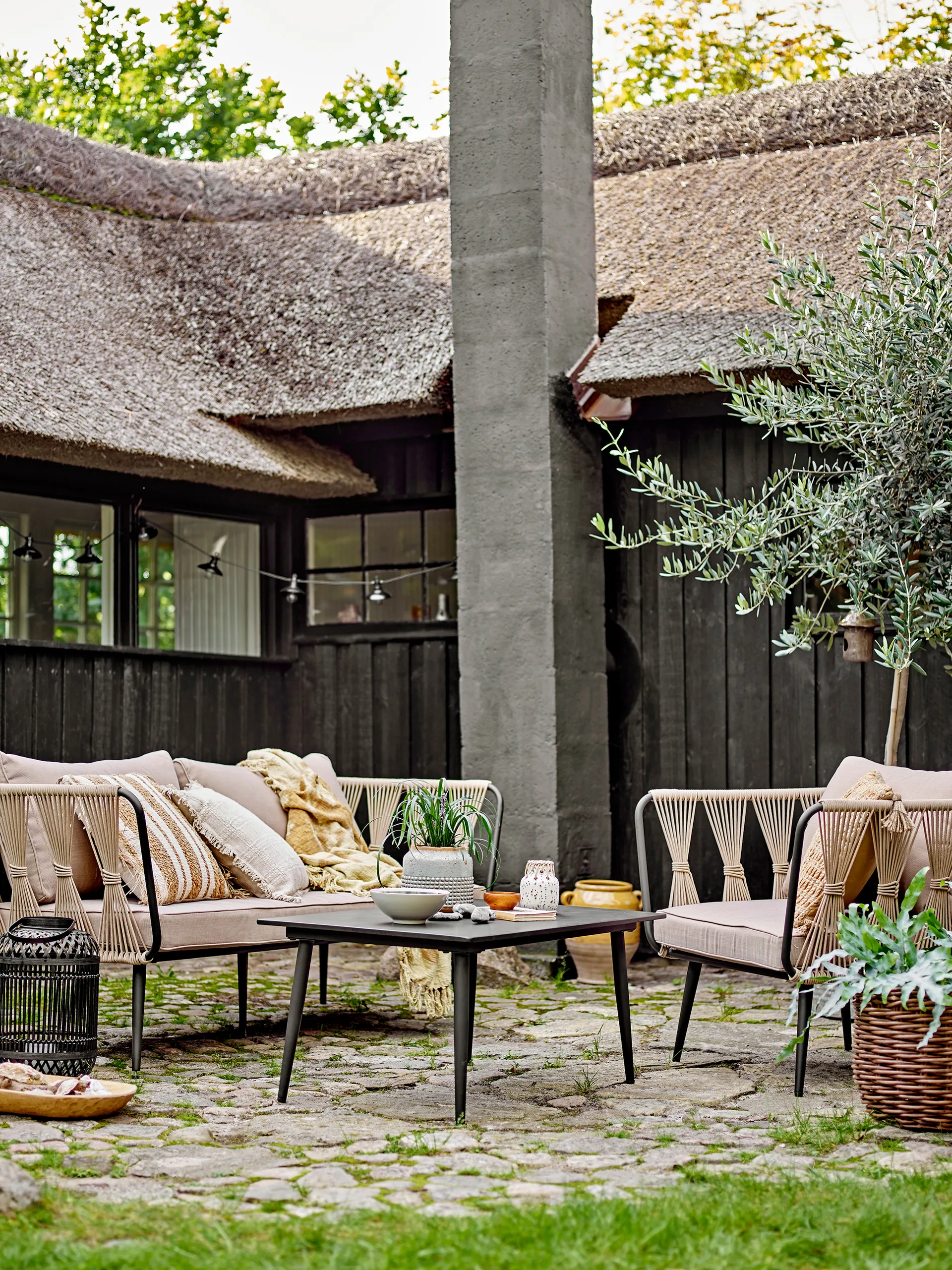 Pavone 咖啡桌 60x90 cm, 黑色 Bloomingville