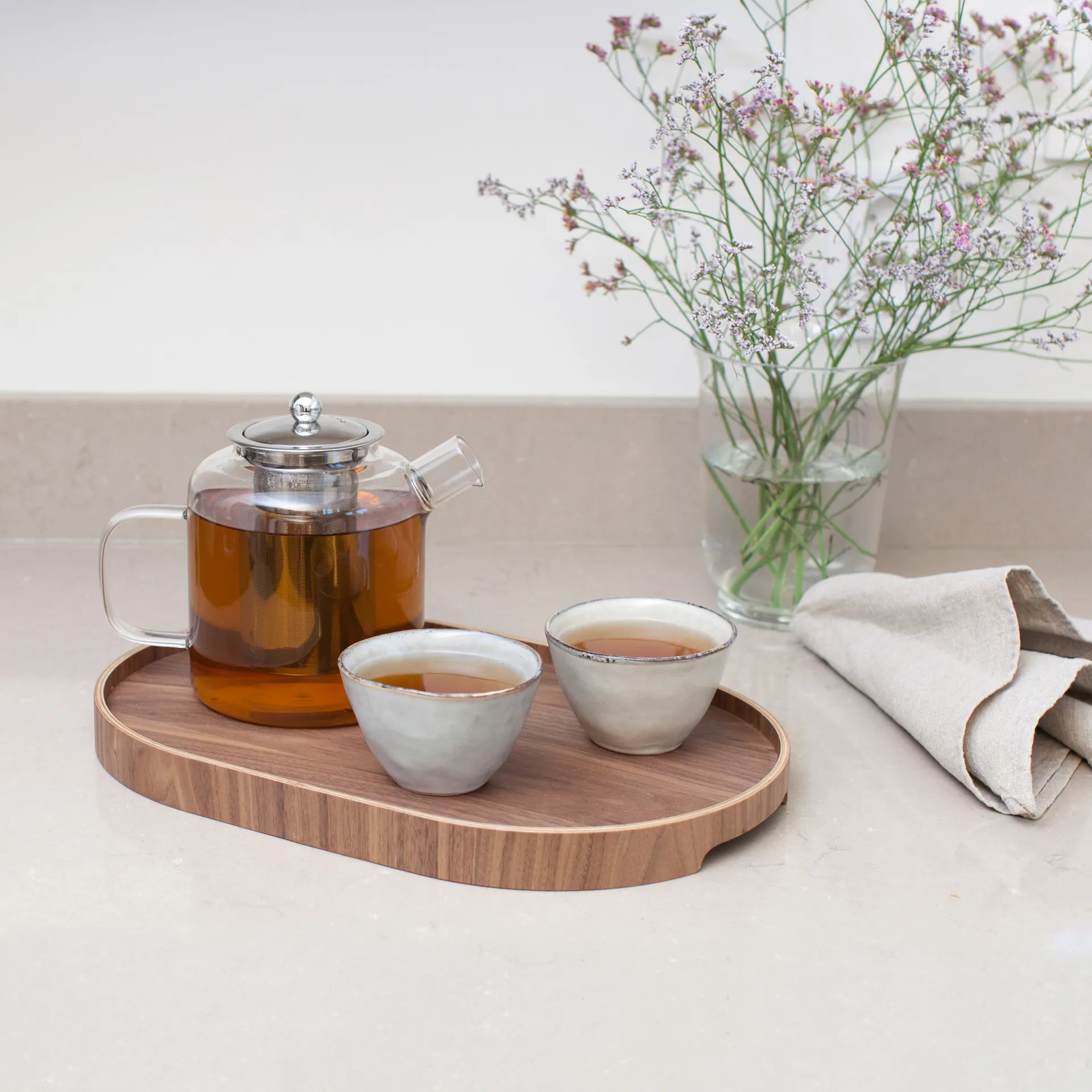 Bosign 弧形餐用托盘 中号 26x39cm, 胡桃木色 Bosign