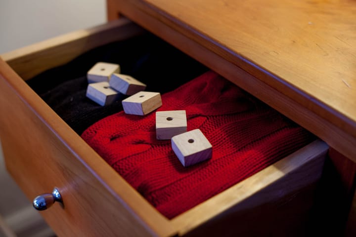 Bosign scent block in white cedarwood on string, 10件套 Bosign