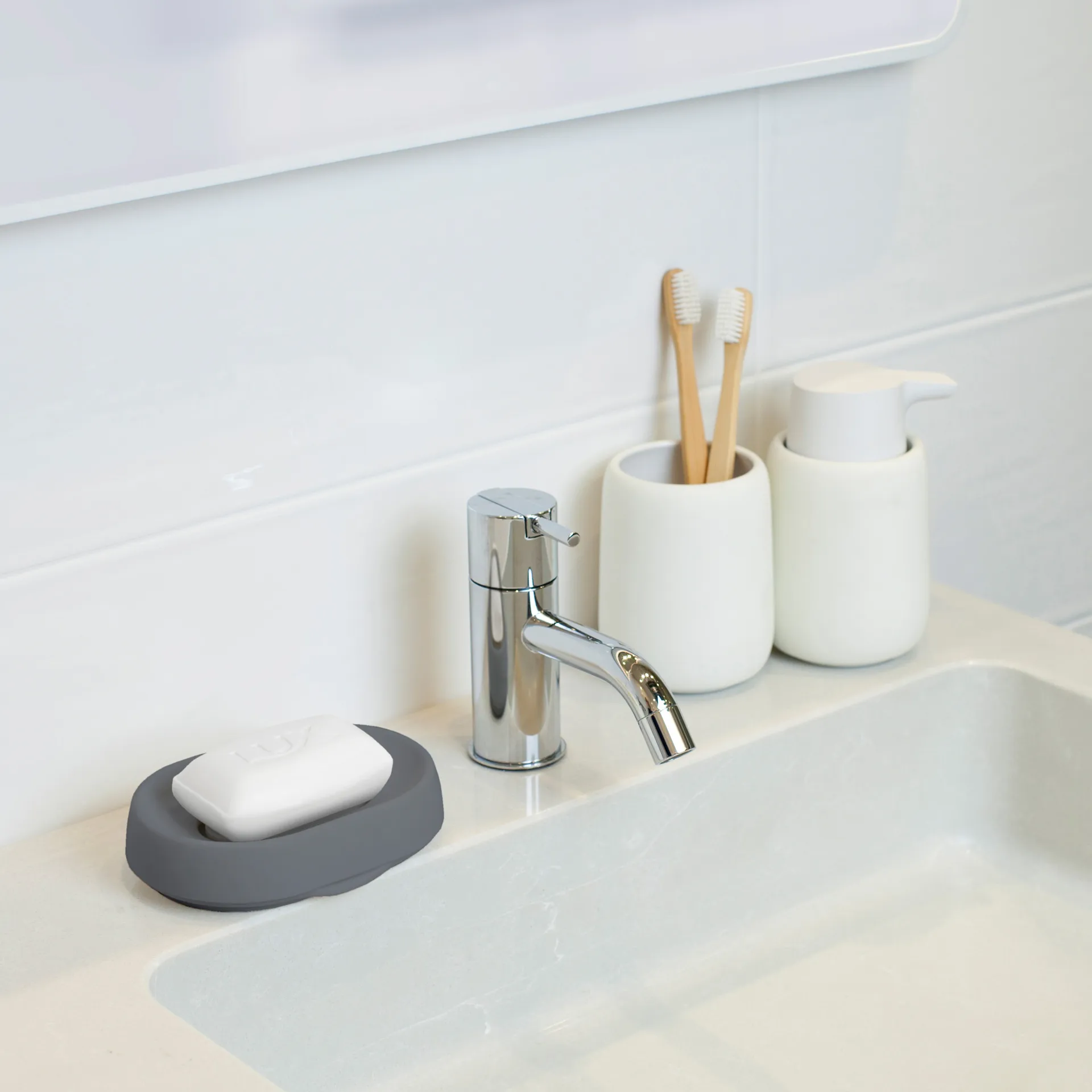 Soap tray with concealed drain spout in silicone - large, 石墨 Bosign