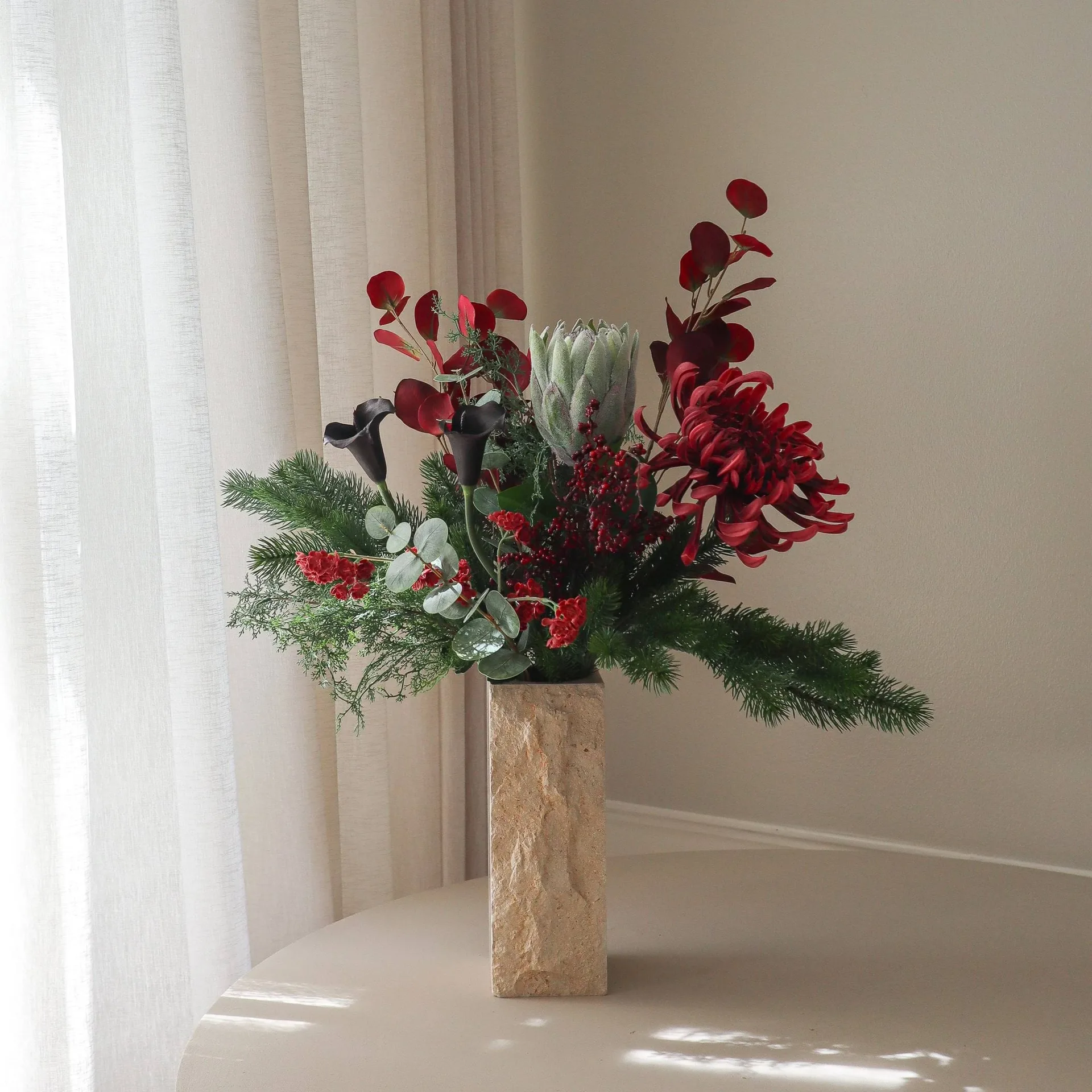 野冬 人造花束, 帝王花、蜘蛛菊、马蹄莲、尤加利，84cm Botané