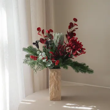 野冬 人造花束 - 帝王花、蜘蛛菊、马蹄莲、尤加利，84cm - Botané