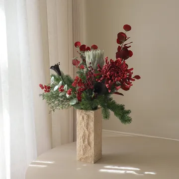 野冬 人造花束 - 帝王花、蜘蛛菊、马蹄莲、尤加利，84cm - Botané