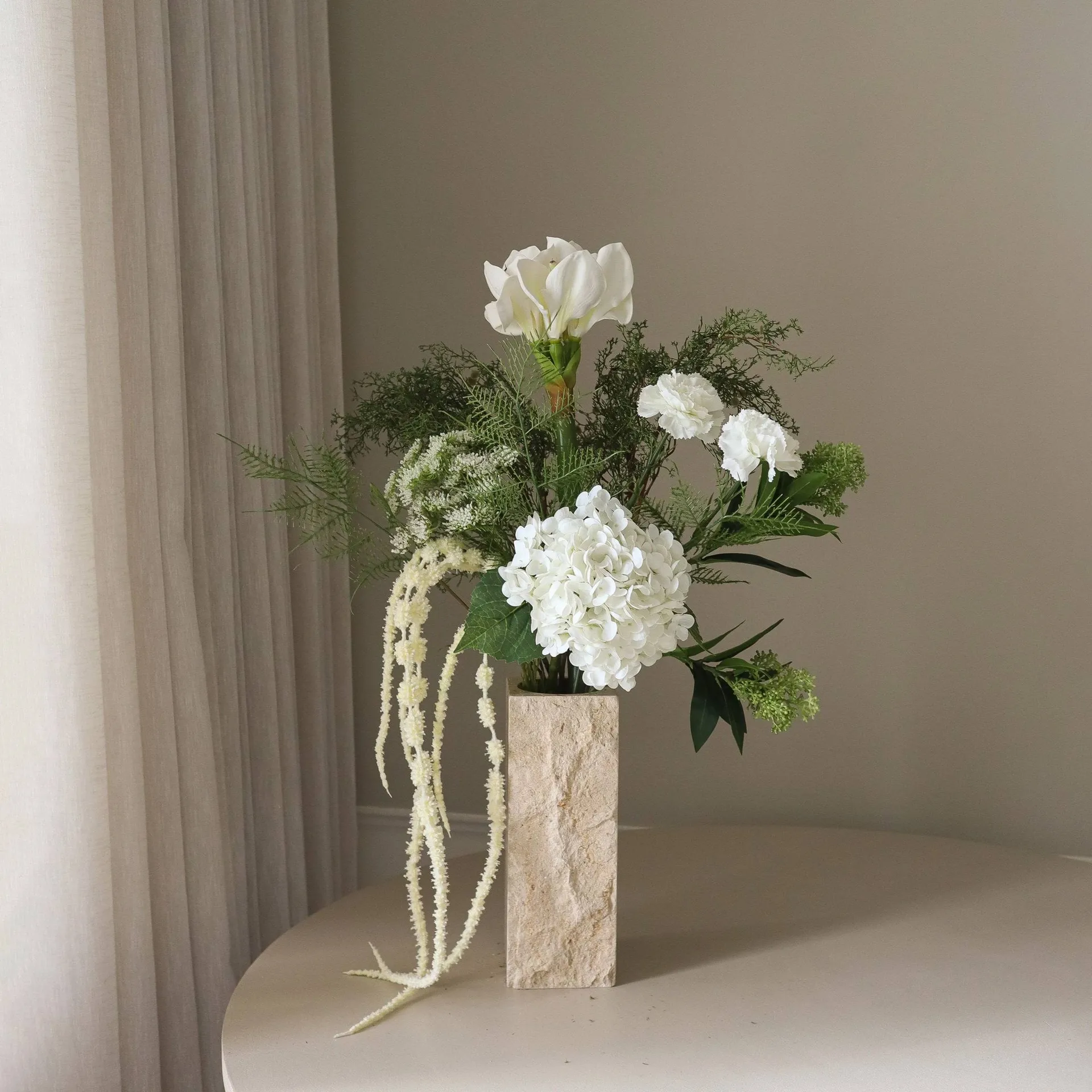 磨砂花园 人造花束, 朱顶红、绣球花、康乃馨、苋菜，90cm Botané