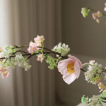 Blossom Veil 粉梦花嫁 仿真花艺术装置 - 虞美人_灰色柳枝 - Botané