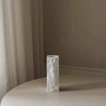 Carrara Edge 大理石花瓶 - 小号，25cm - Botané