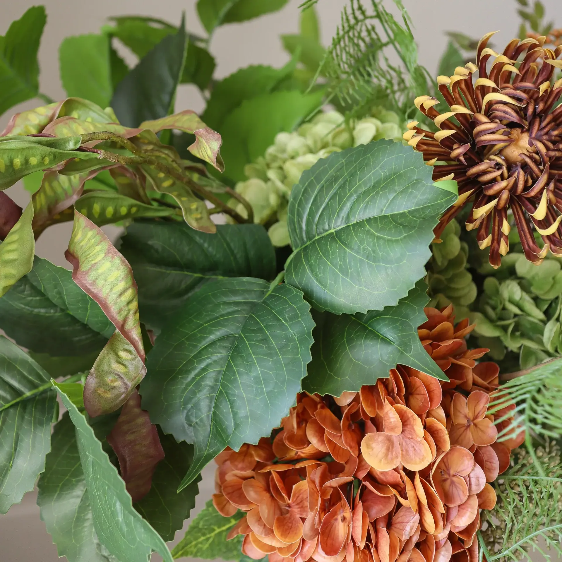 Cedar Grove 仿真花束, 绣球花-半仙人掌大丽花-马蹄莲，90cm，14件 Botané