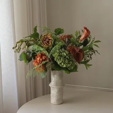 Cedar Grove 仿真花束 - 绣球花-半仙人掌大丽花-马蹄莲，90cm，14件 - Botané