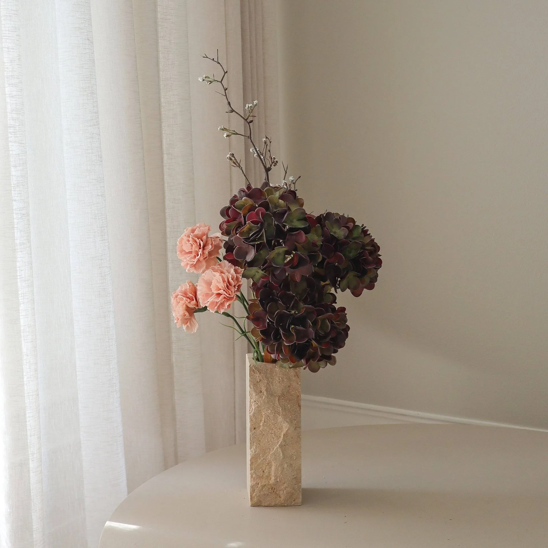 Moody 腮红色 人造花束, 绣球花、康乃馨、枝条，97cm Botané