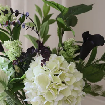 Moonlit Garden 人造花束 - 绣球花-鹦鹉郁金香-马蹄莲，106cm，17支 - Botané