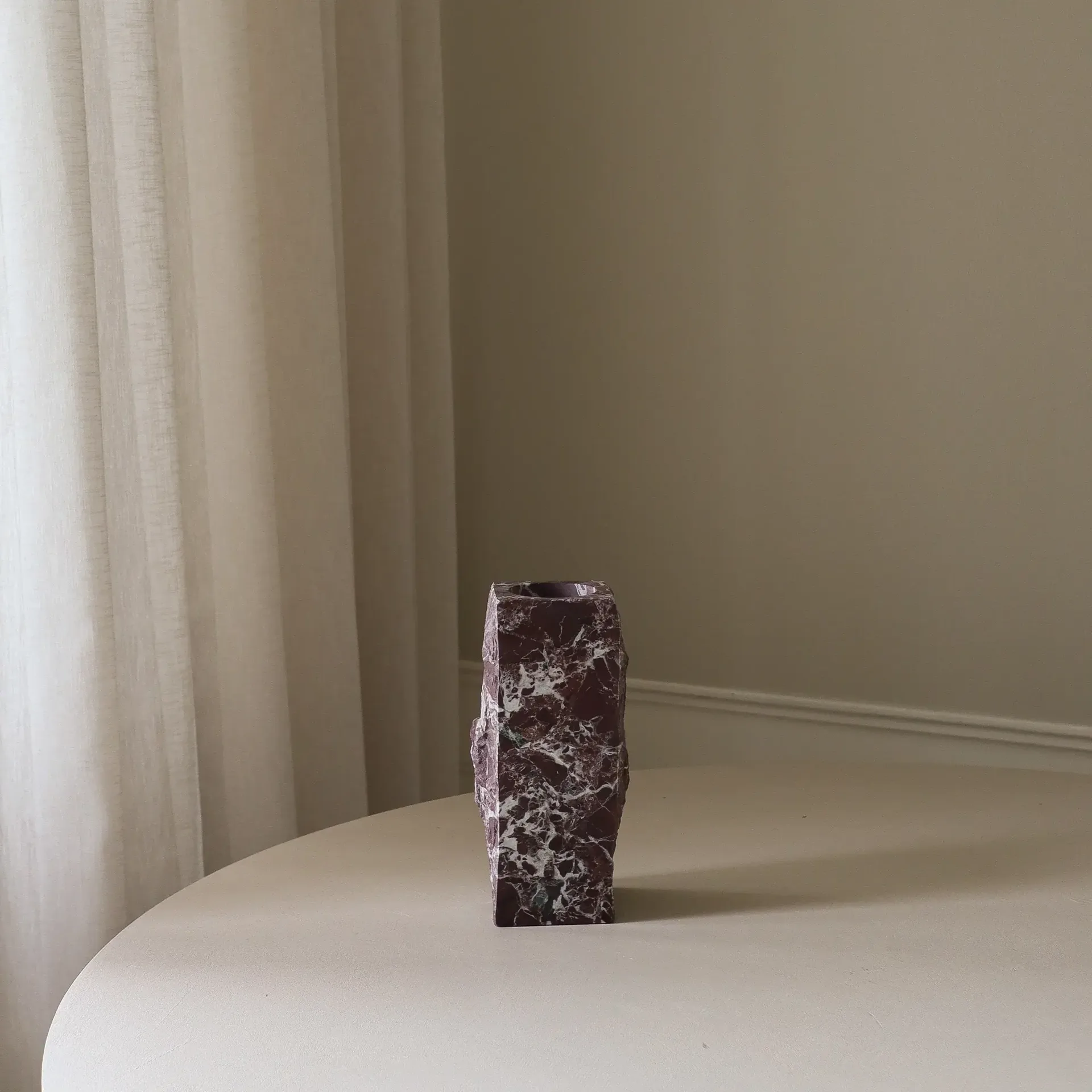 Rosso Levanto Edge 大理石花瓶, 小号，25cm Botané