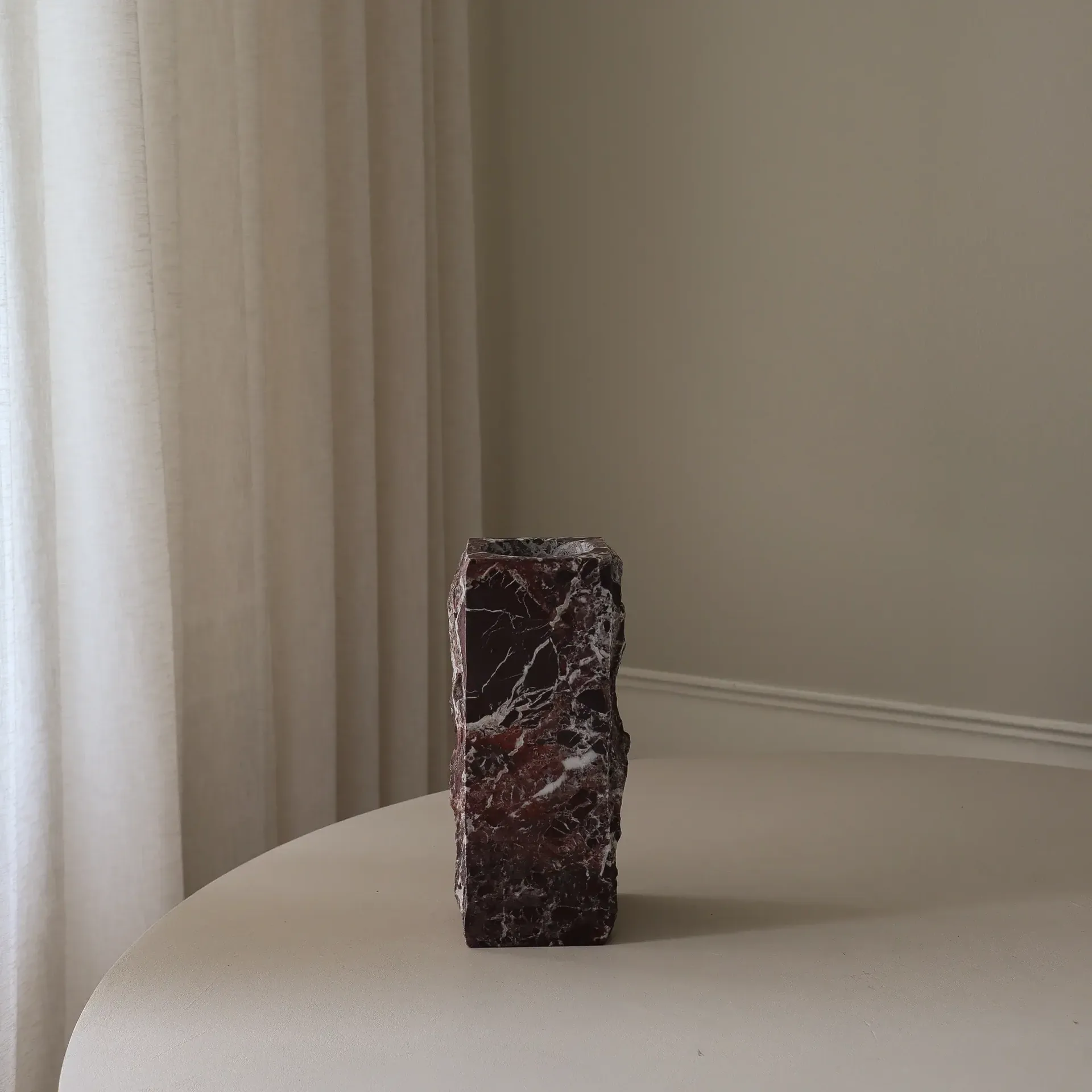 Rosso Levanto Edge 大理石花瓶, 中号，30cm Botané
