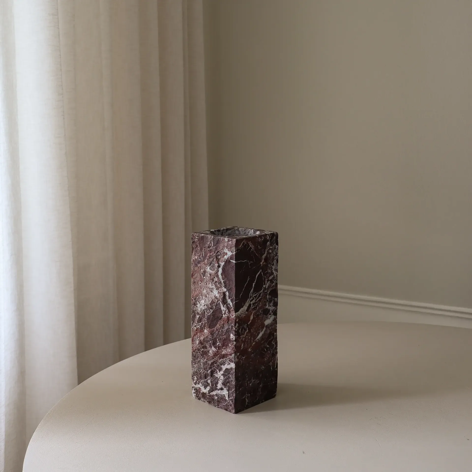 Rosso Levanto Edge 大理石花瓶, 中号，30cm Botané