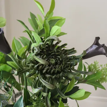 Verdant Noir 人造花束 - 马蹄莲—蜘蛛菊—秋向日葵，92cm，13支 - Botané