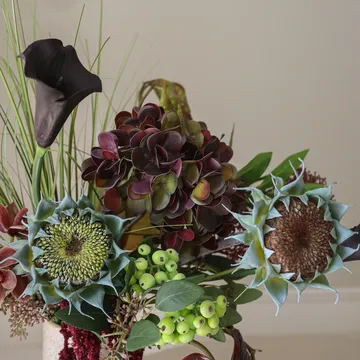Woodland Nocturne 人造花束 - 马蹄莲-火鹤花-绣球花-秋向日葵，112cm，14件 - Botané
