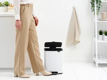 Bo 北欧风格脚踏式垃圾桶12L - 白色 - Brabantia