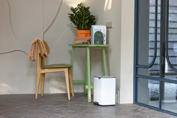 Bo 北欧风格脚踏式垃圾桶12L - 白色 - Brabantia
