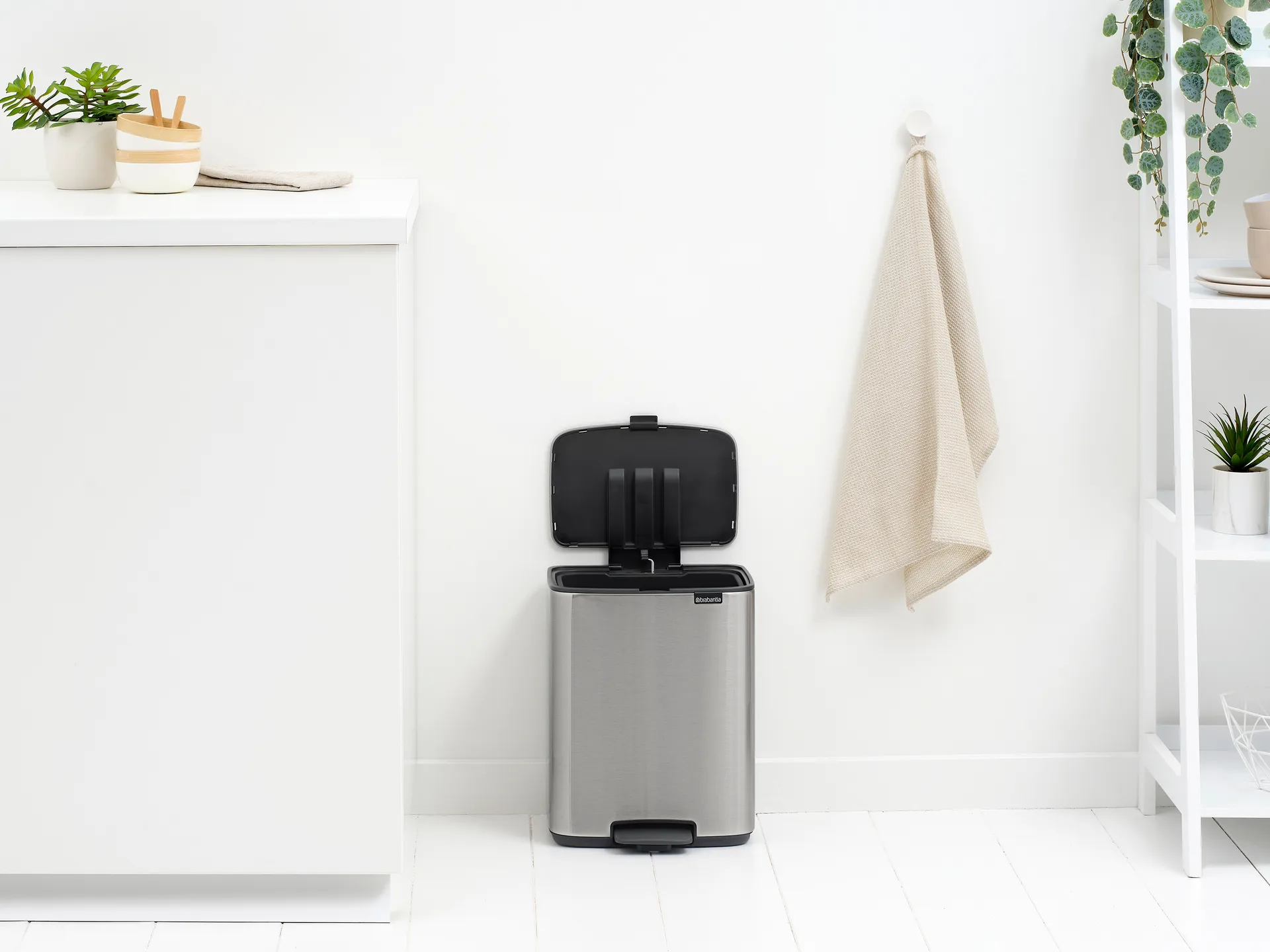 Bo 北欧风格脚踏式垃圾桶12L, 哑光防指纹钢色 Brabantia