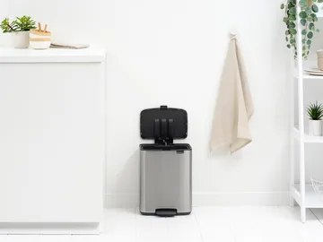 Bo 北欧风格脚踏式垃圾桶12L - 哑光防指纹钢色 - Brabantia