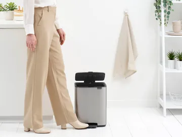Bo 北欧风格脚踏式垃圾桶12L - 哑光防指纹钢色 - Brabantia