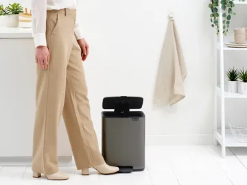 Bo 北欧风格脚踏式垃圾桶12L - 铂金色 - Brabantia