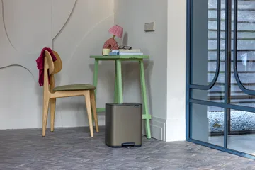 Bo 北欧风格脚踏式垃圾桶12L - 铂金色 - Brabantia