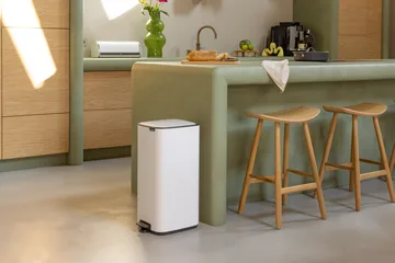 Bo 北欧风格脚踏式垃圾桶30L - 白色 - Brabantia